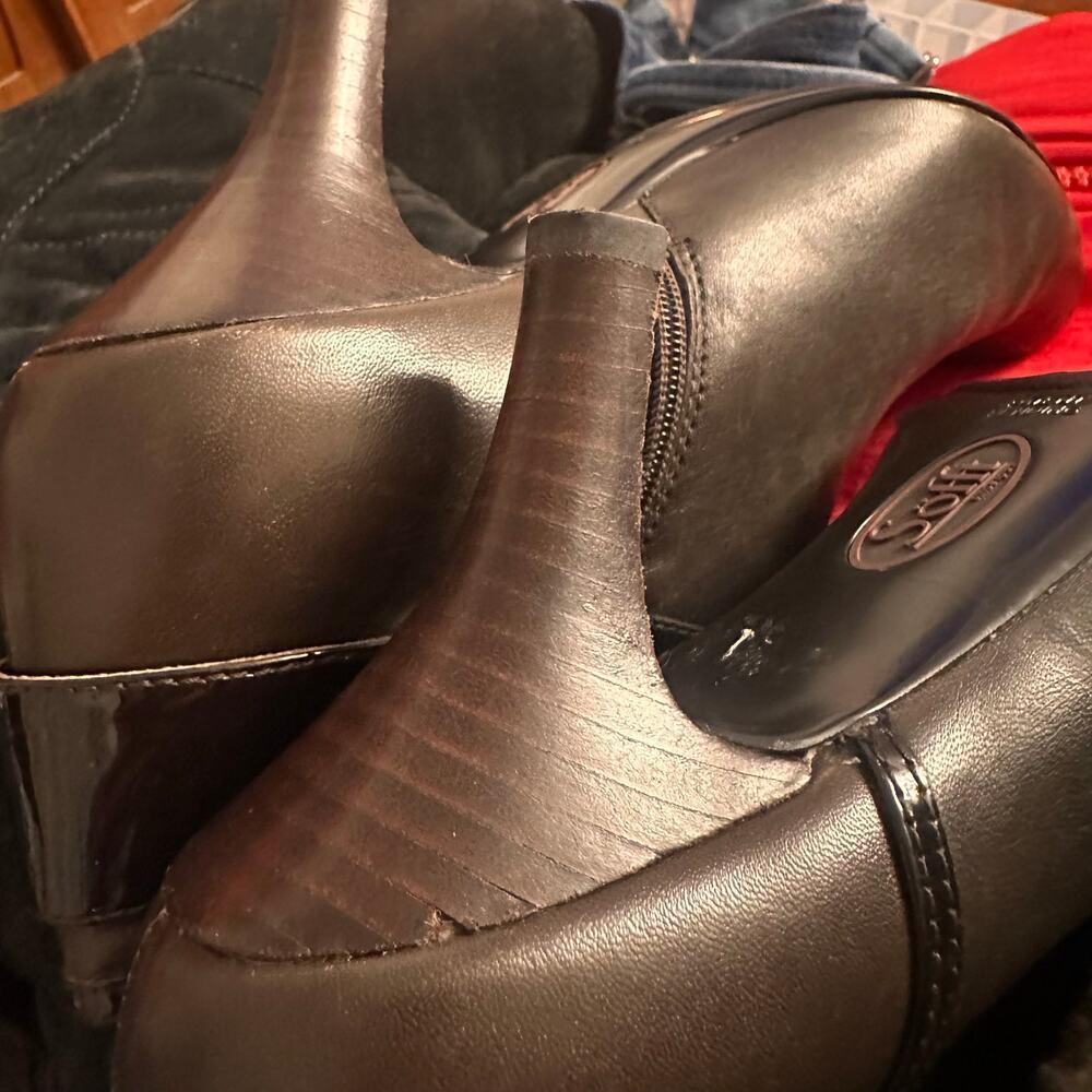 Sofft Bourges Chocolate Brown Heeled Side Zip Bootie Buckle Womens Sz 7 Fall EC - Picture 11 of 13